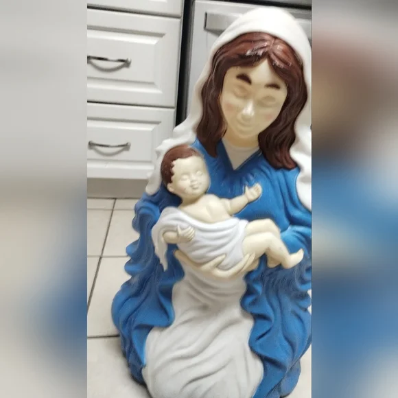 Vintage Virgin Mary and baby Jesus yard decor